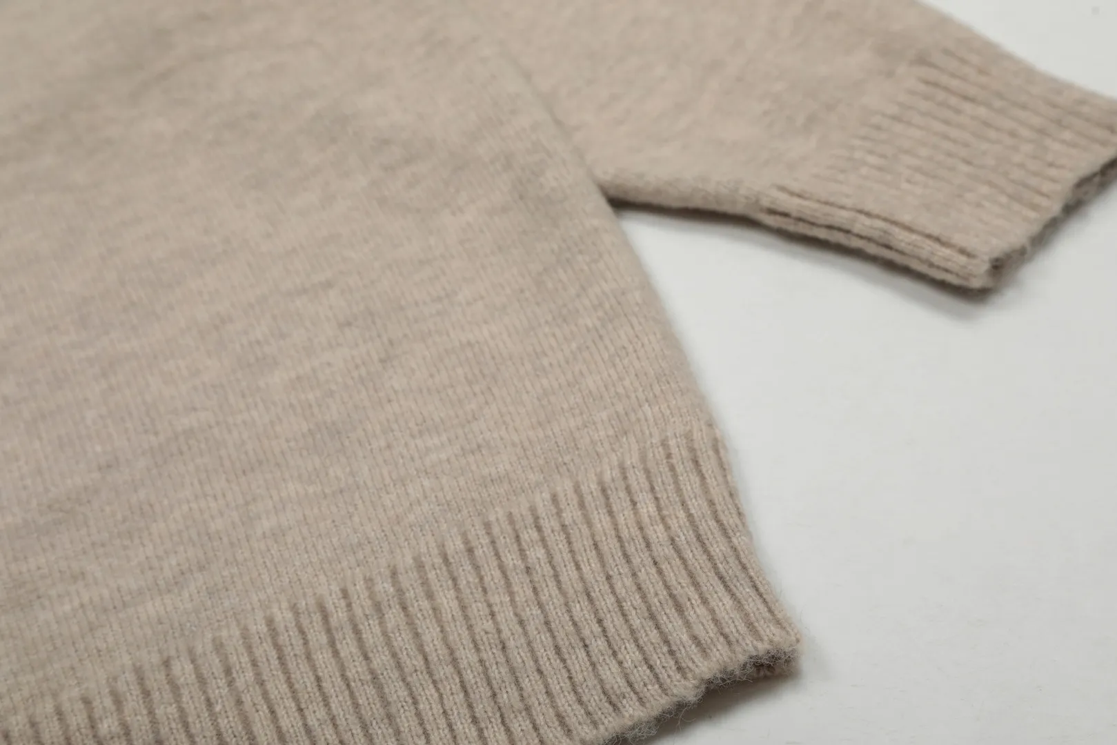 VIVI 133#Top quality" vivienne west wood 25 spring new retro knitted wool cardigan Size: 1 yard (90-110 pounds) 2 yards (110-130 pounds) 3 yards (130-150 pounds) Color: black gray khaki